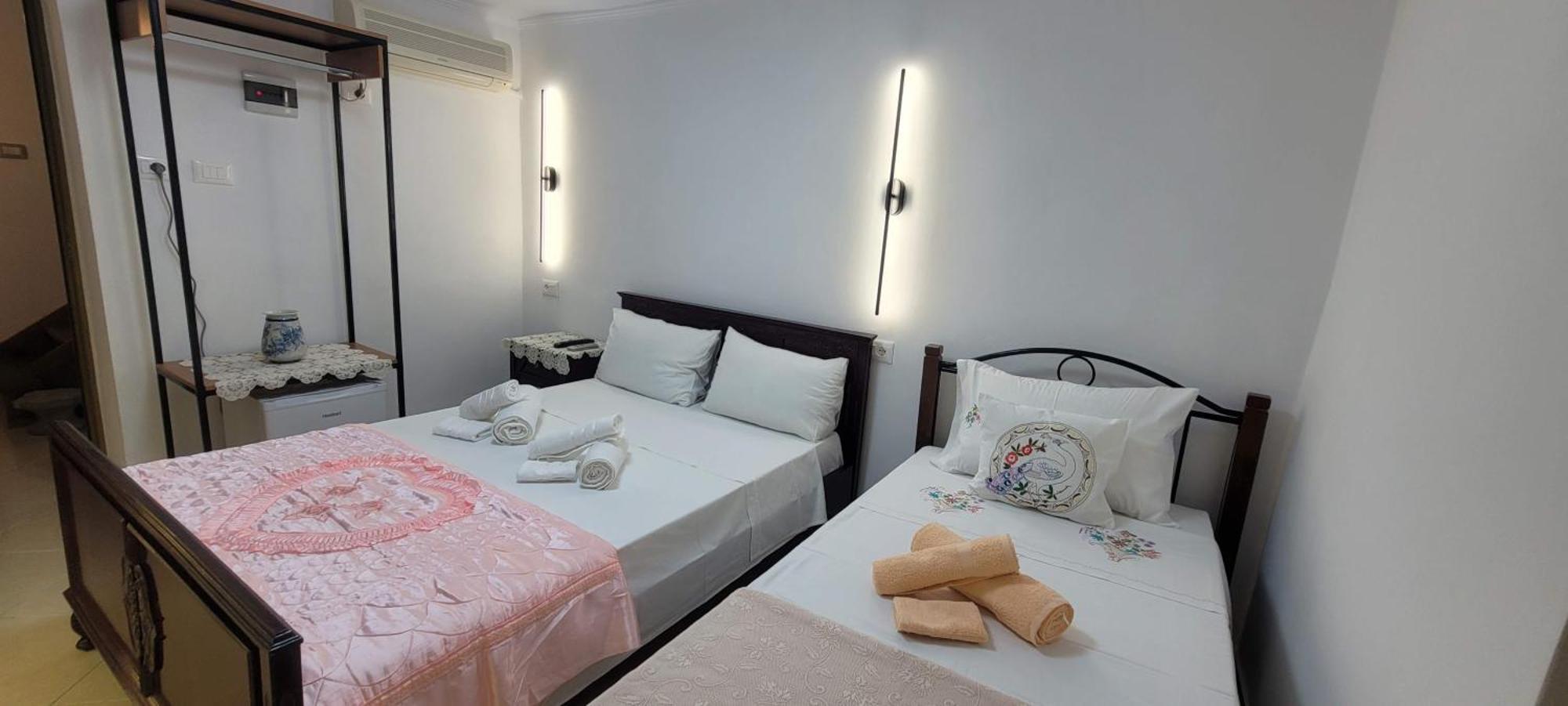 Guest House Emily Gjirokastër 외부 사진