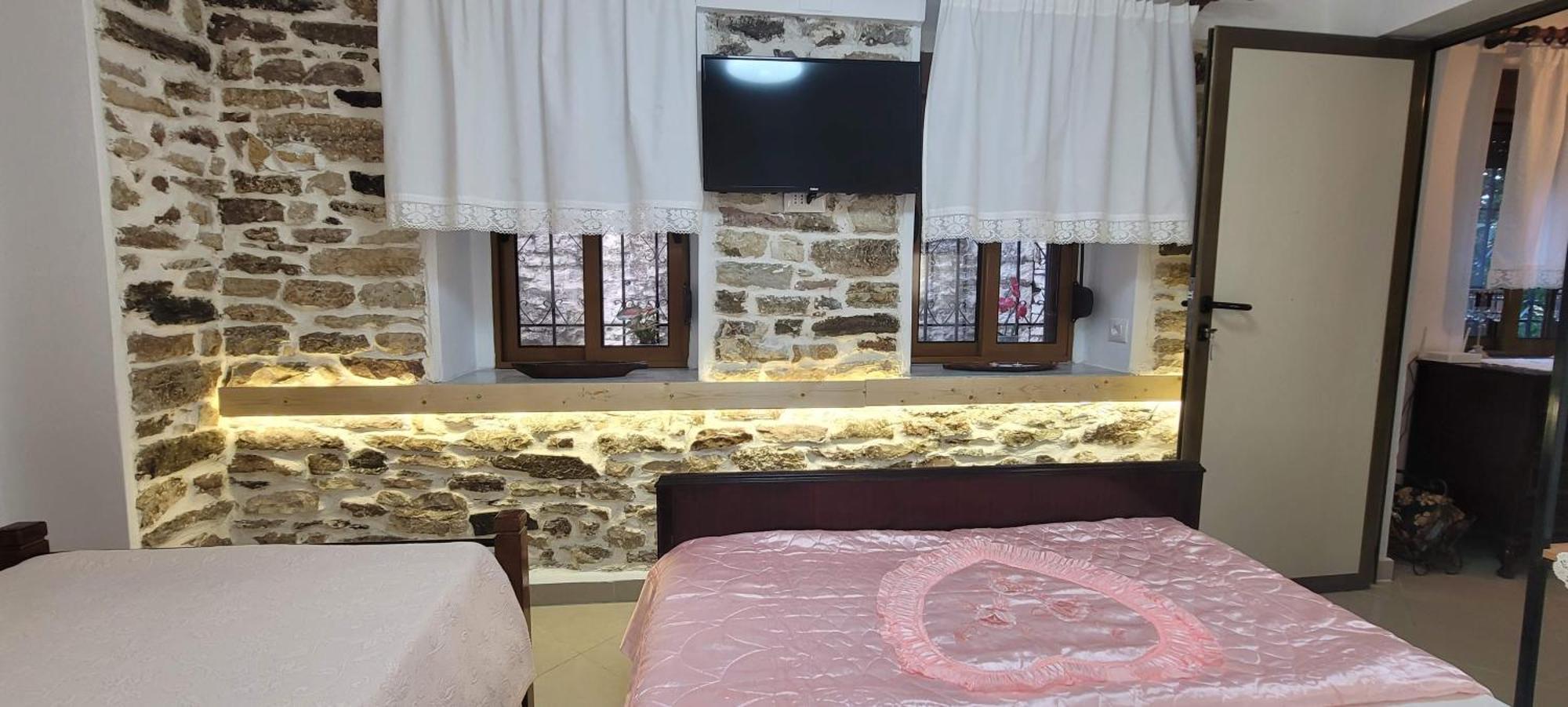 Guest House Emily Gjirokastër 외부 사진