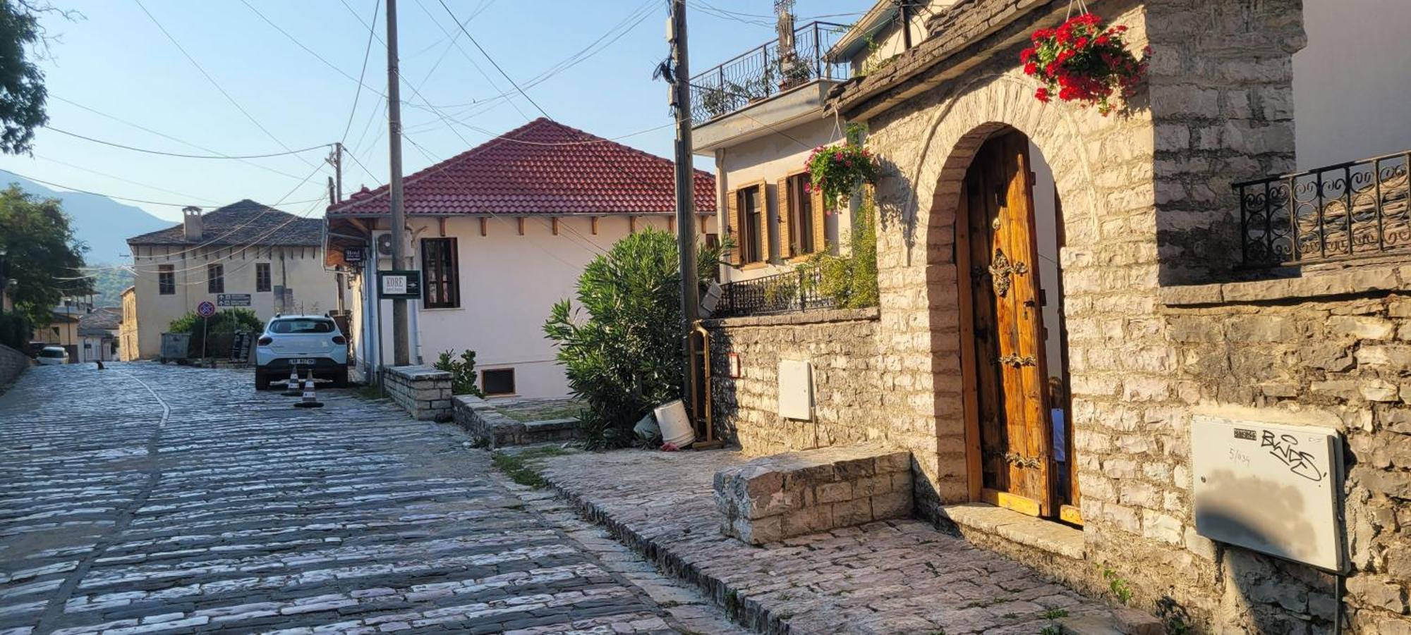 Guest House Emily Gjirokastër 외부 사진